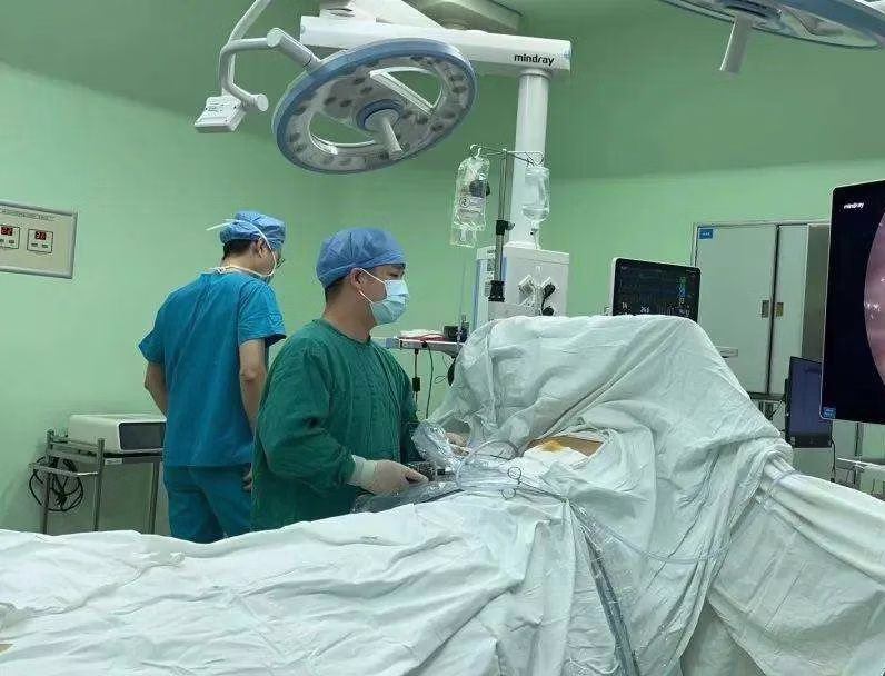 重度手汗症患者经保守治疗无效，接受手术后得到治愈
